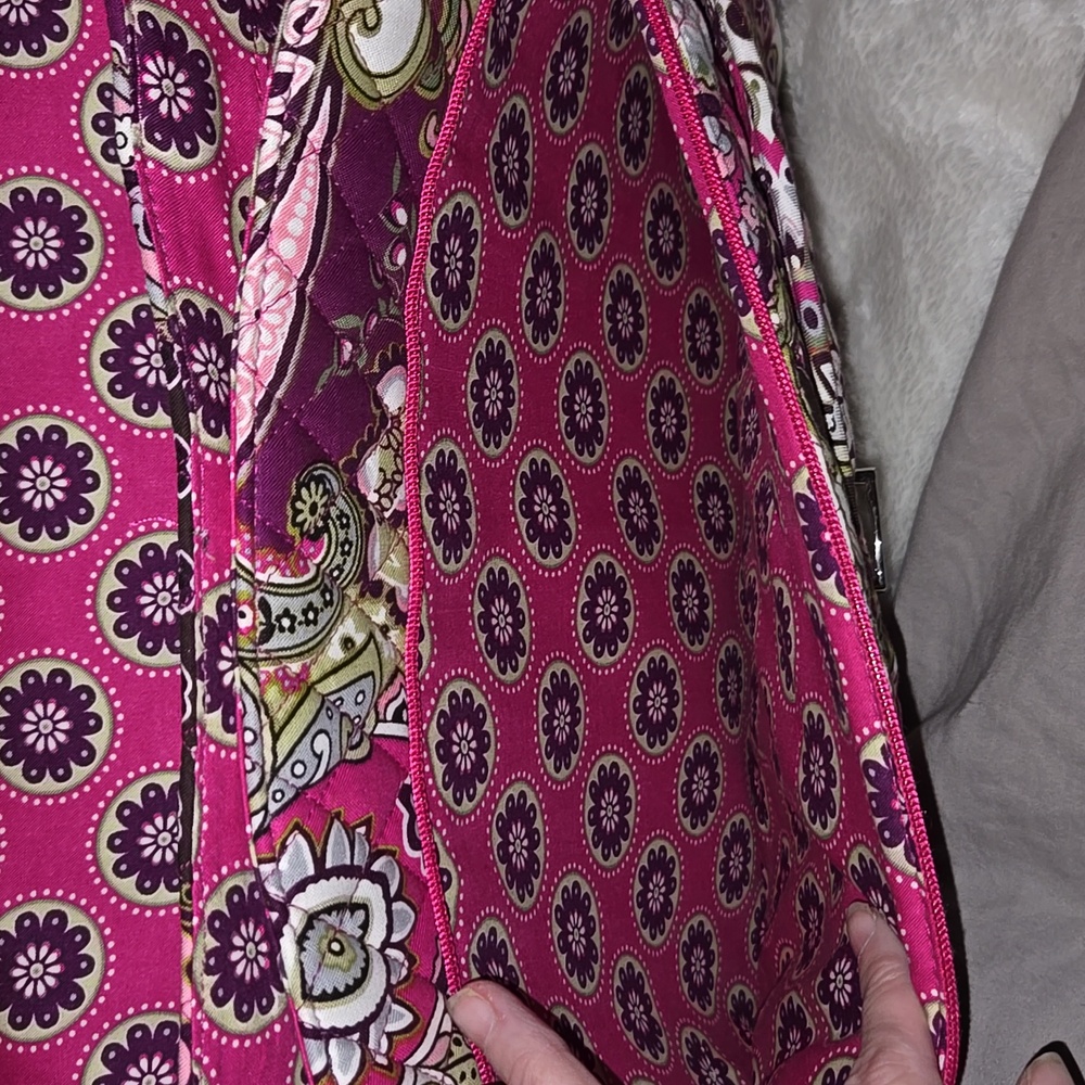 Vera Bradley attace Very Berry Paisley NWT - Picture 7 of 8